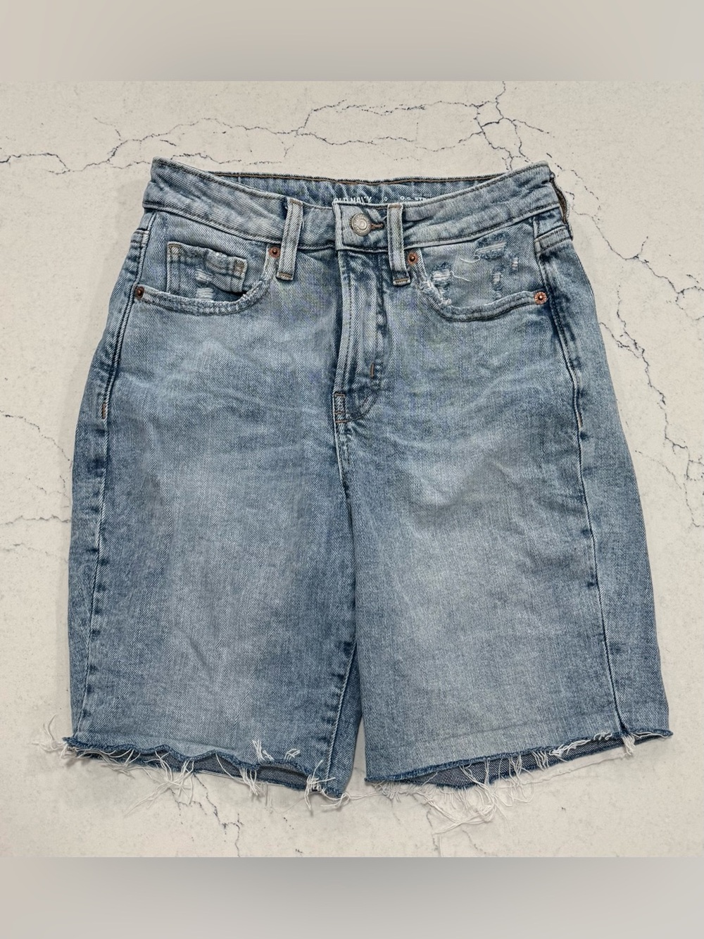 Old Navy O.G. Straight High Rise Light Wash Denim Bermuda Shorts Women’s 0 Jorts